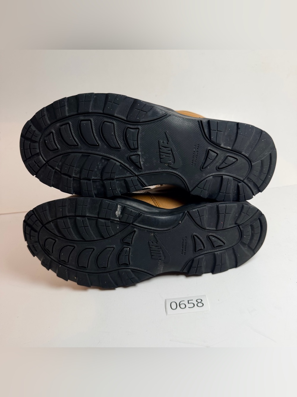 Nike Kids Wheat/Tan High-Top Hiking Boots - Picture 10 of 10